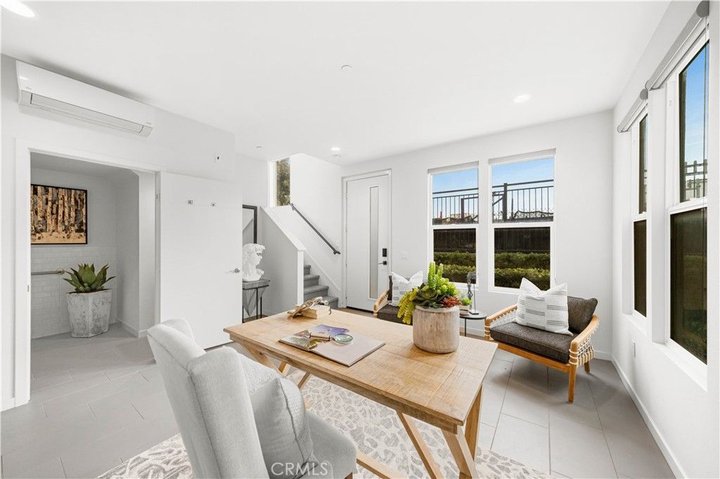 Dining room, Interior, Recessed Lighting