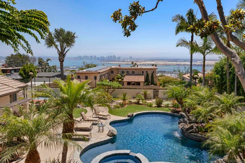 Exterior, Pool, Water