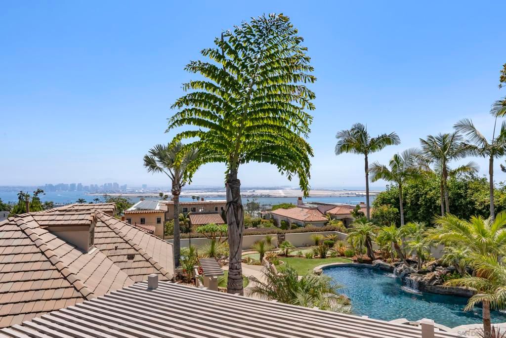 Exterior, Pool, Water