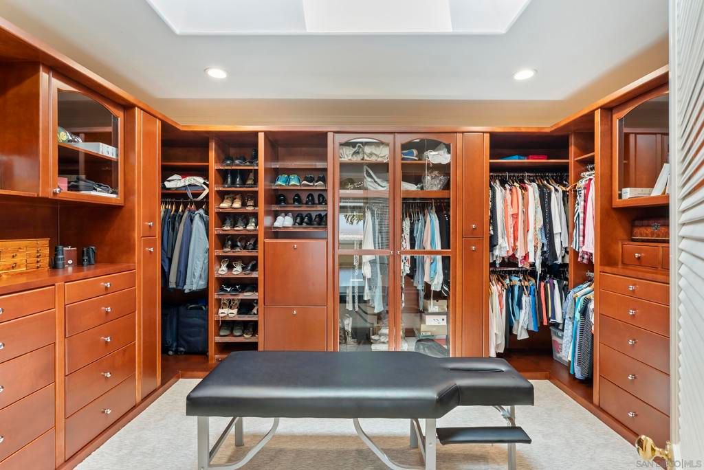 Interior, Recessed Lighting, Walk-in Closets