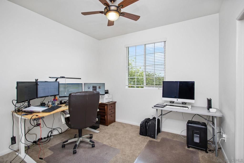 Home Office, Interior