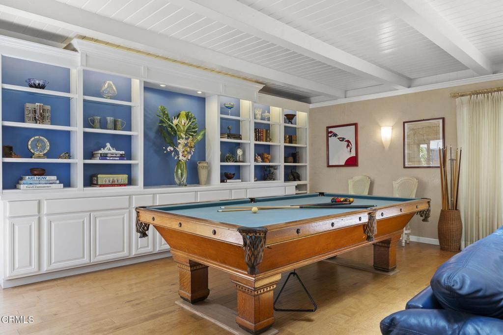 Billiard Table, Game Room, Interior, Wood Texture Flooring