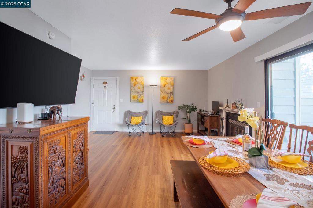 Dining room, Interior, Wood Texture Flooring