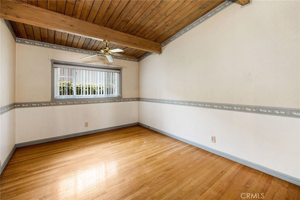 Empty room, Interior, Wooden Beams, Wooden Ceilings, Wood Texture Flooring