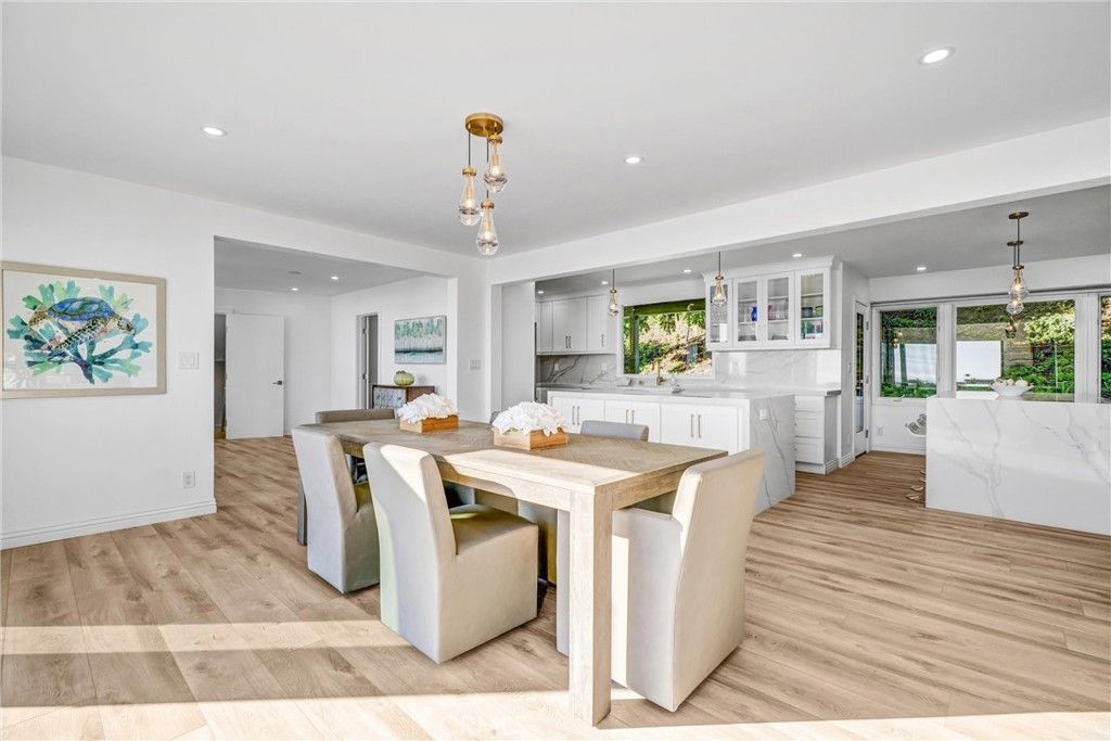 Dining room, Interior, Kitchen, Pendant Lights, Recessed Lighting, Wood Texture Flooring