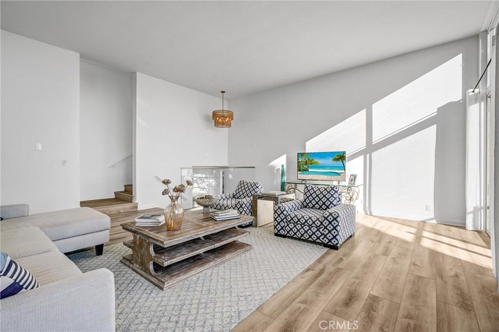 Interior, Living room, Pendant Lights, Wood Texture Flooring