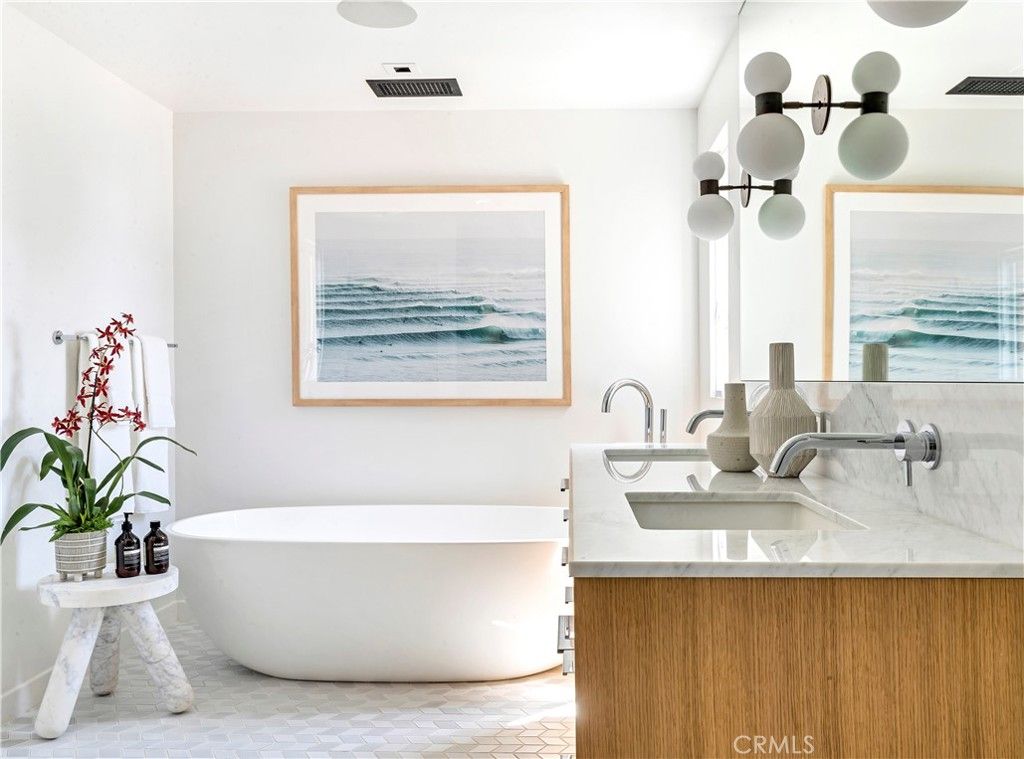 Bathroom, Free Standing Baths, Interior, Water