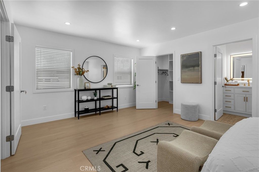 Bathroom, Interior, Recessed Lighting, Wood Texture Flooring