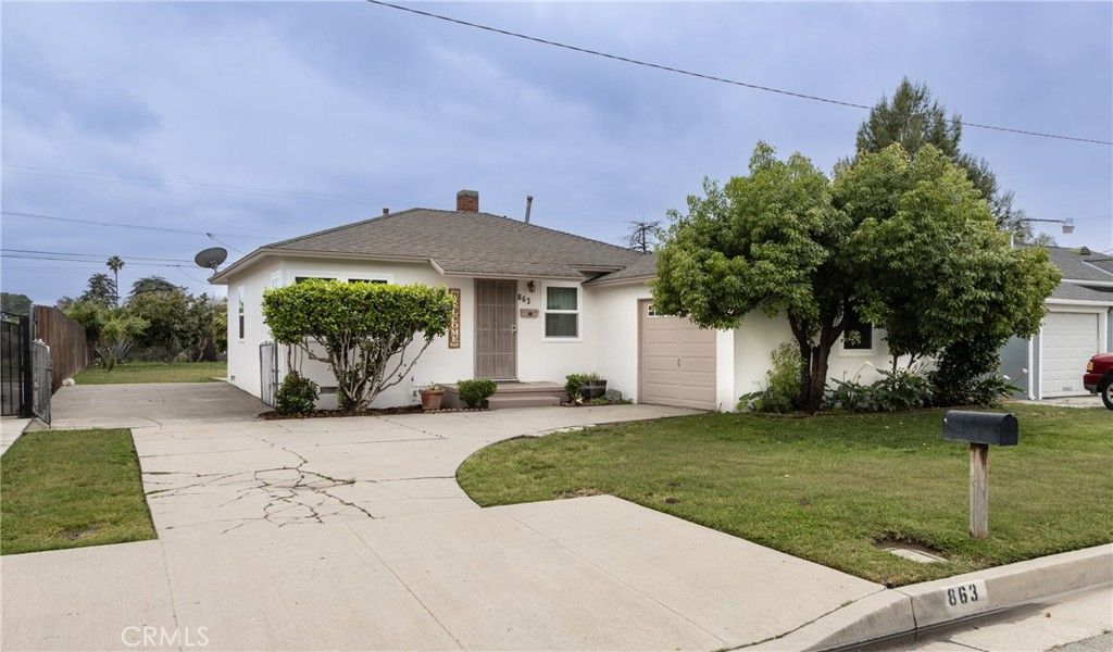 Attached, Backyard, Exterior, Facade, Ranch