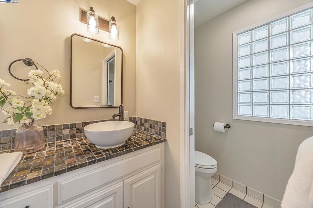 Bathroom, Interior, Tile Countertops