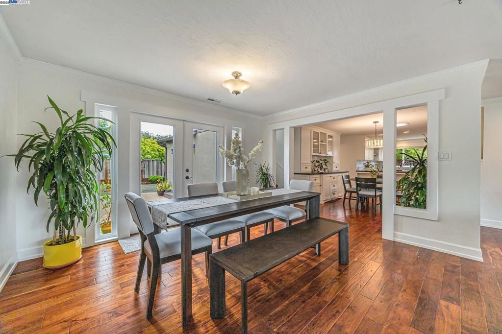 Chandelier, Dining room, Interior, Wood Texture Flooring
