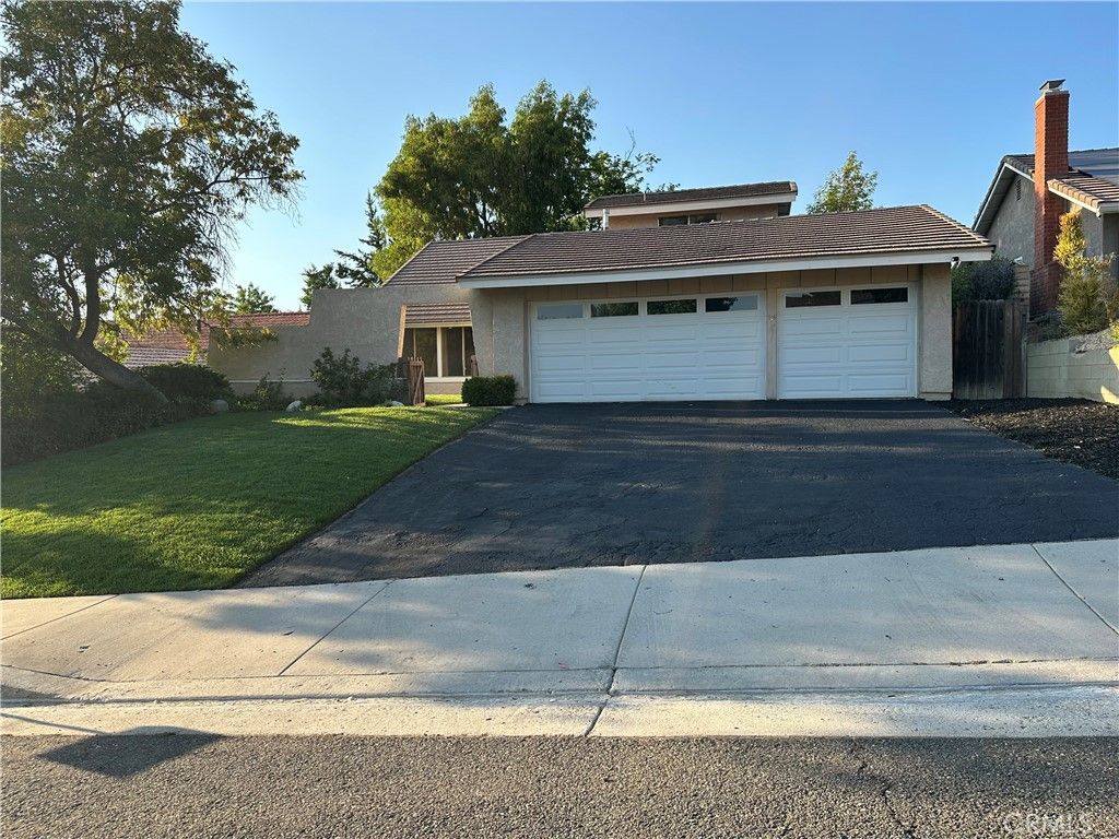 Attached, Exterior, Facade, Ranch