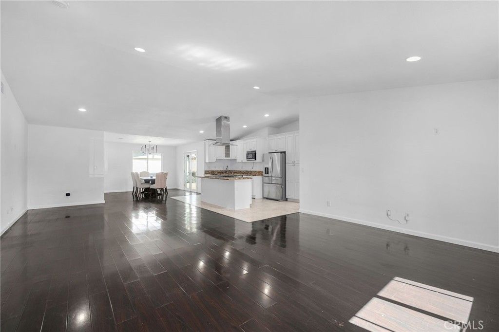 Chandelier, Dining room, Interior, Kitchen, Pendant Lights, Recessed Lighting, Wood Texture Flooring