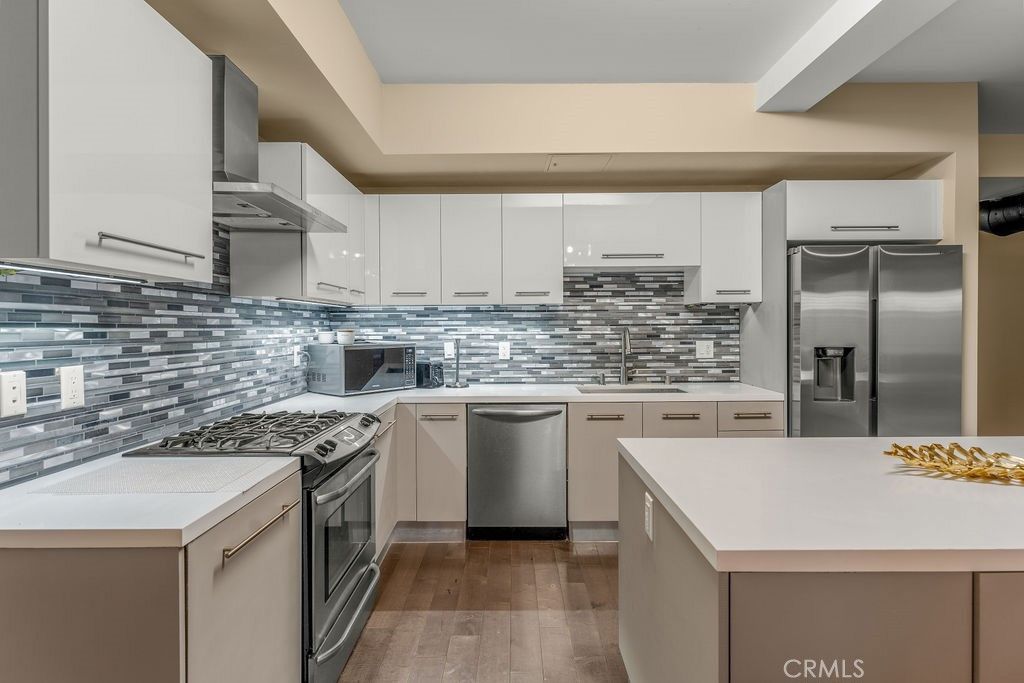 Interior, Kitchen, Stainless Steel Appliances, Wood Texture Flooring