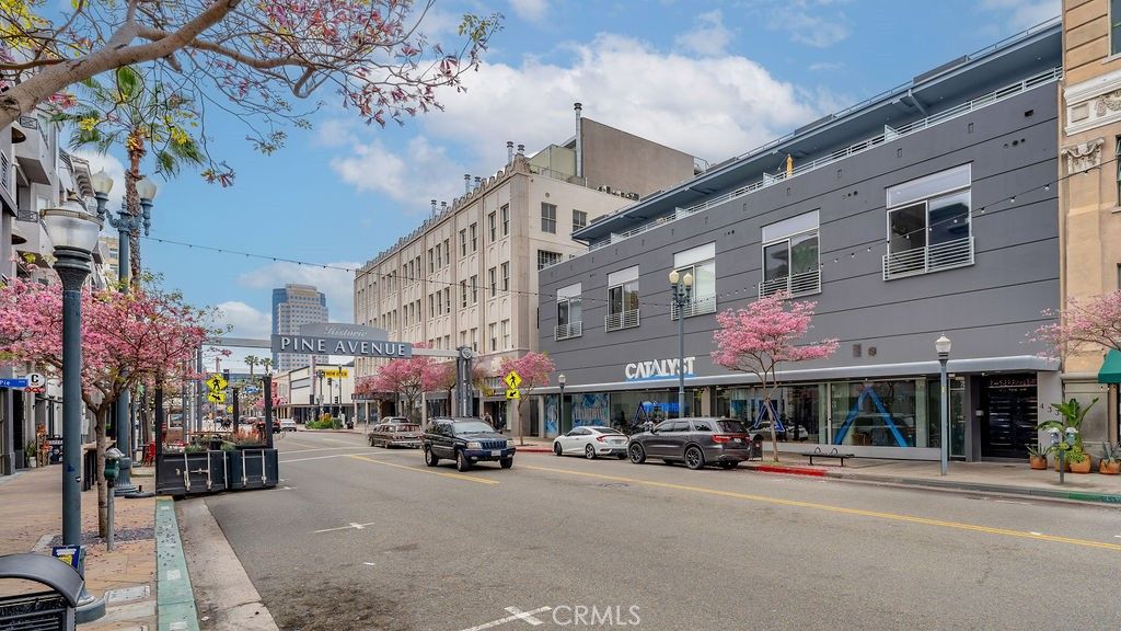 Exterior, Facade, Condo Building