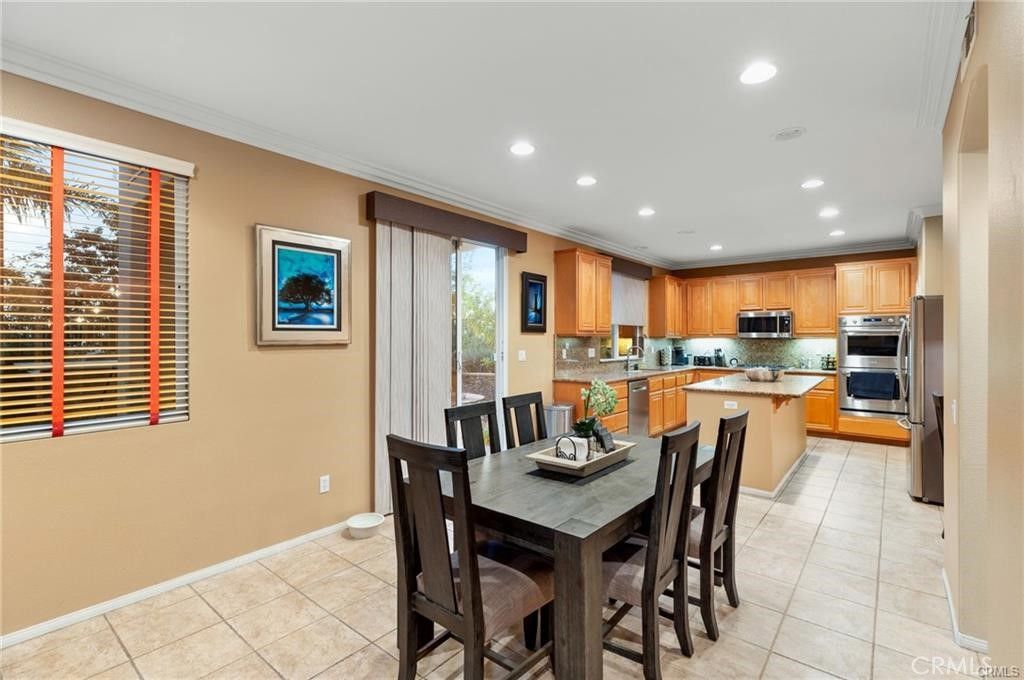 Dining room, Interior, Kitchen, Recessed Lighting, Stainless Steel Appliances