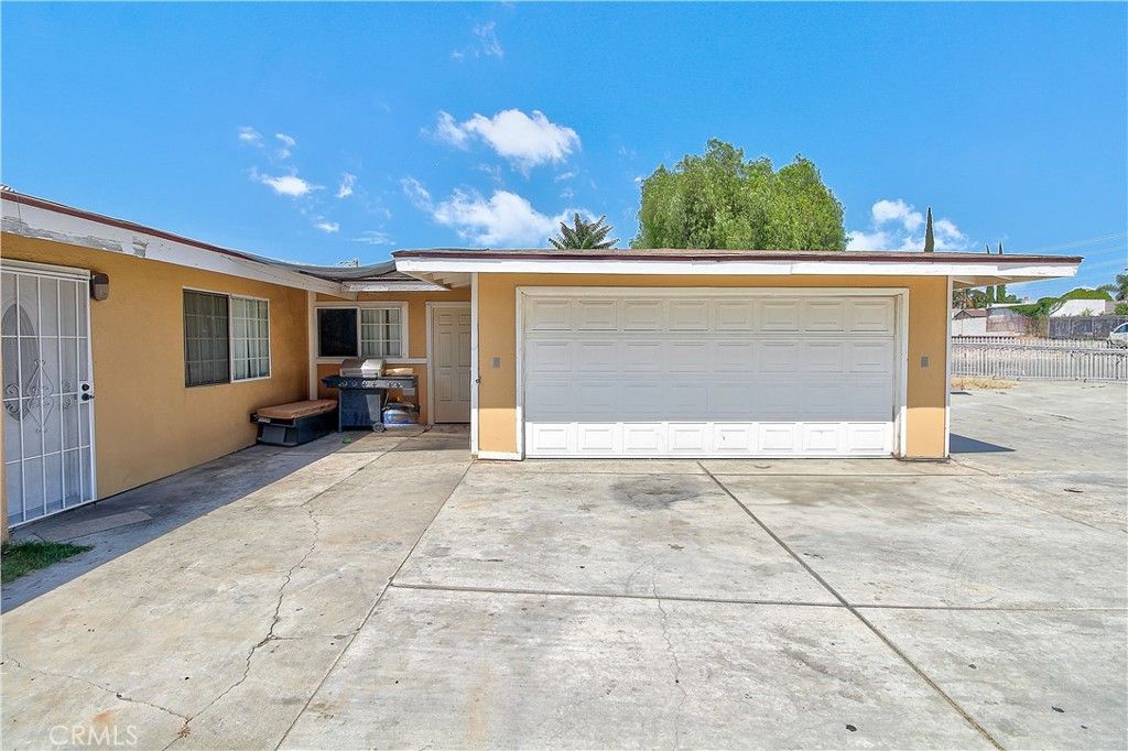 Detached Garage, Exterior