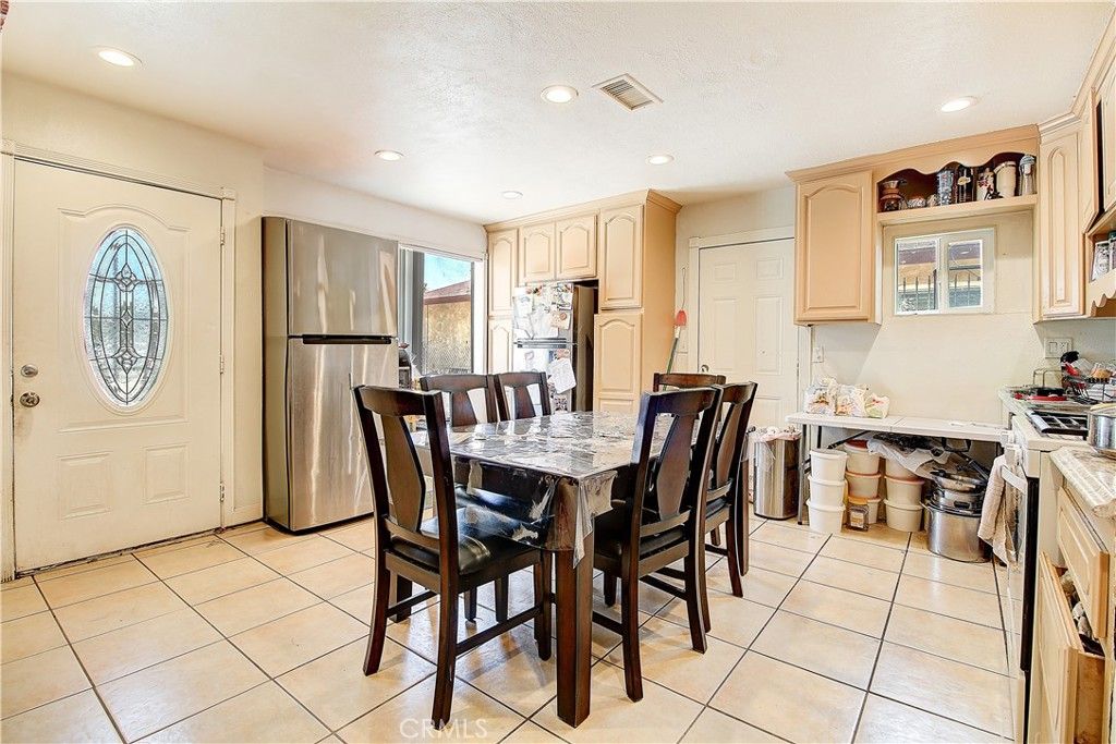 Dining room, Interior, Kitchen, Recessed Lighting