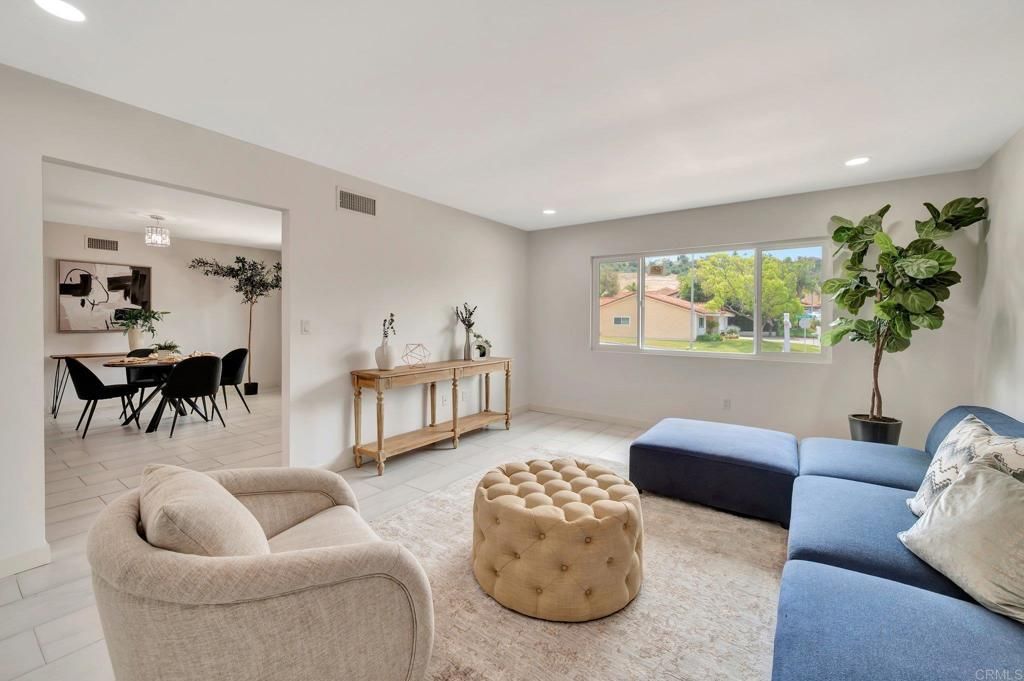 Dining room, Interior, Living room, Recessed Lighting
