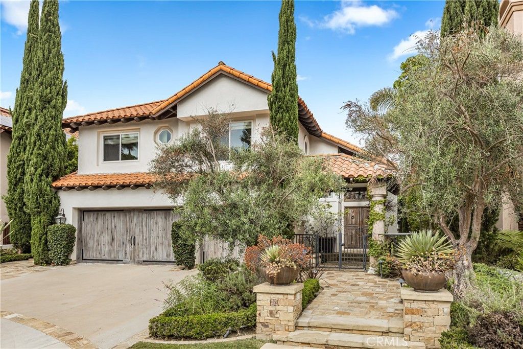 Attached, Exterior, Facade, Spanish Mediterranean