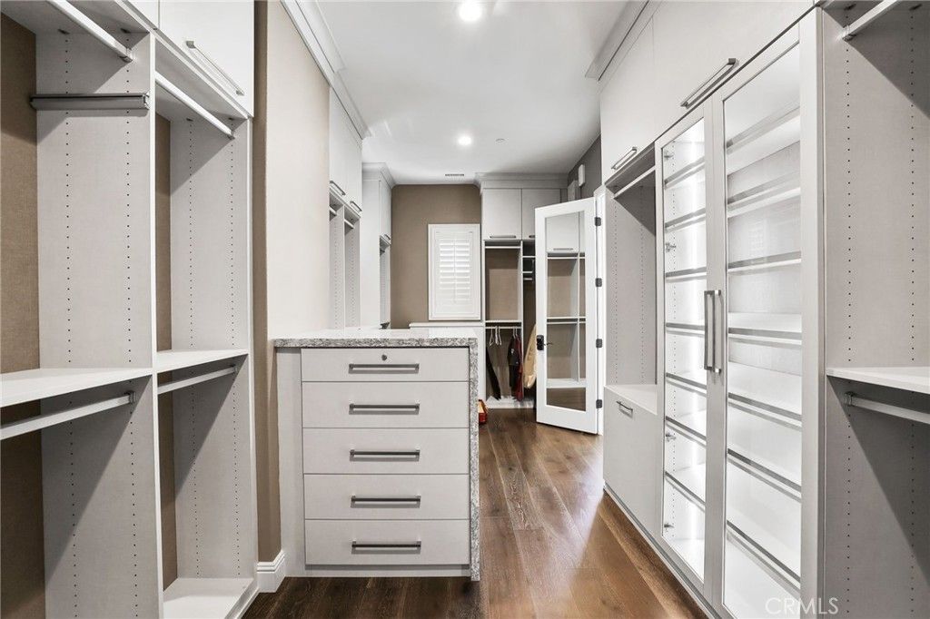 Interior, Recessed Lighting, Walk-in Closets, Wood Texture Flooring