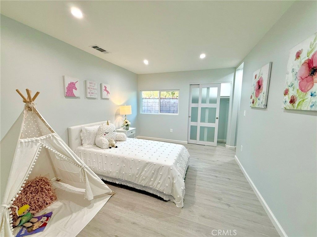 Bedroom, Interior, Recessed Lighting, Wood Texture Flooring