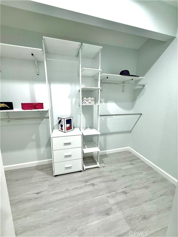 Interior, Walk-in Closets, Wood Texture Flooring