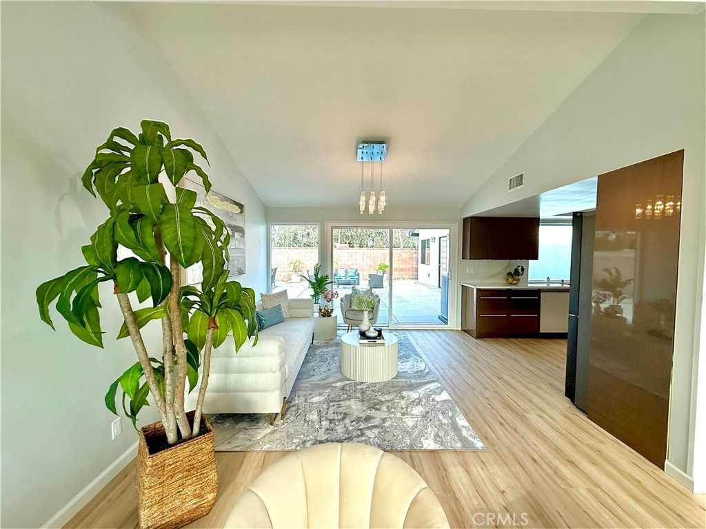 Interior, Living room, Pendant Lights, Wood Texture Flooring