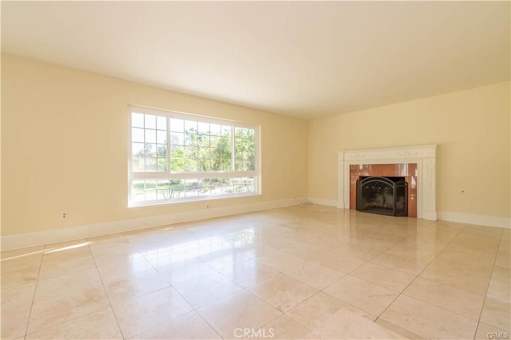 Empty room, Fireplace, Interior