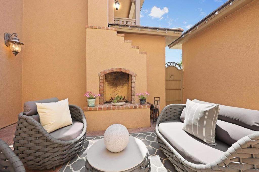 Exterior, Fireplace