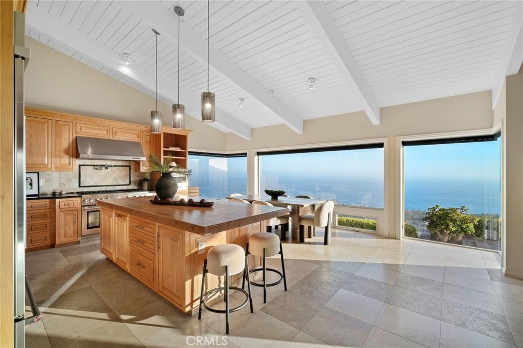Dining room, Interior, Kitchen, Pendant Lights, Stainless Steel Appliances, Water