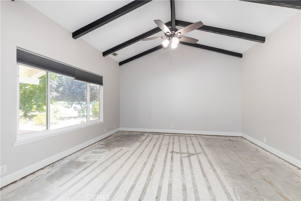 Empty room, Interior, Wooden Beams