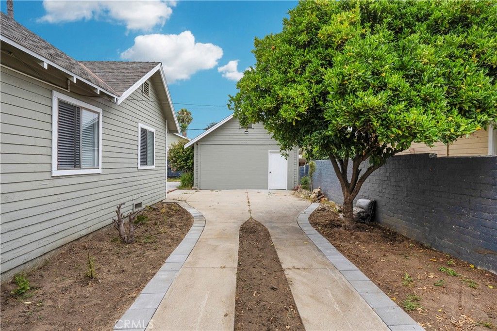 Backyard, Detached Garage, Exterior