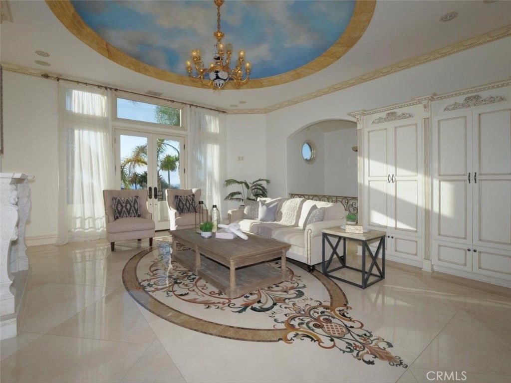 Chandelier, Interior, Living room