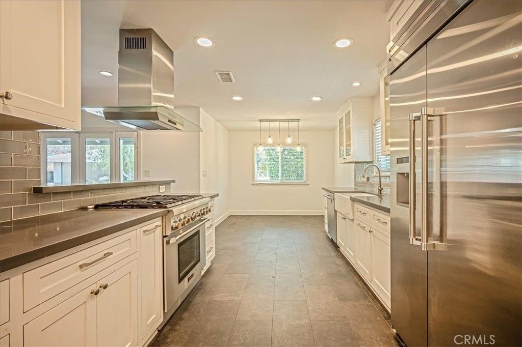 Interior, Kitchen, Pendant Lights, Recessed Lighting, Stainless Steel Appliances