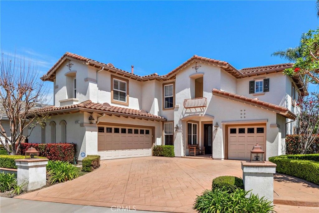 Attached, Exterior, Facade, Spanish Mediterranean