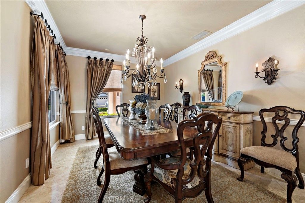 Chandelier, Dining room, Interior