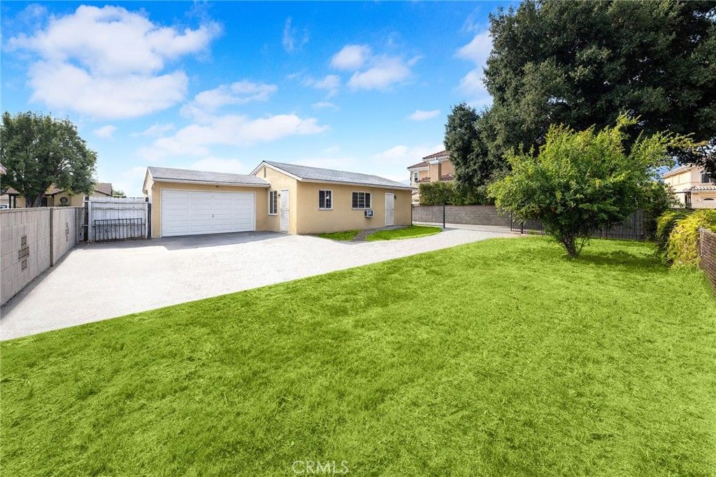 Backyard, Detached Garage, Exterior