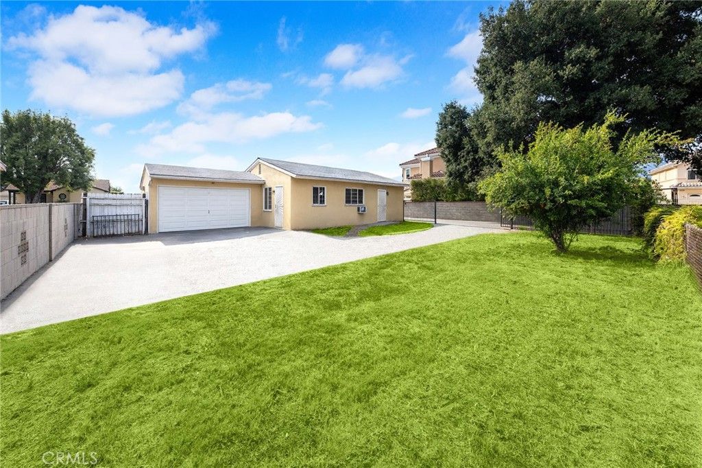Backyard, Detached Garage, Exterior