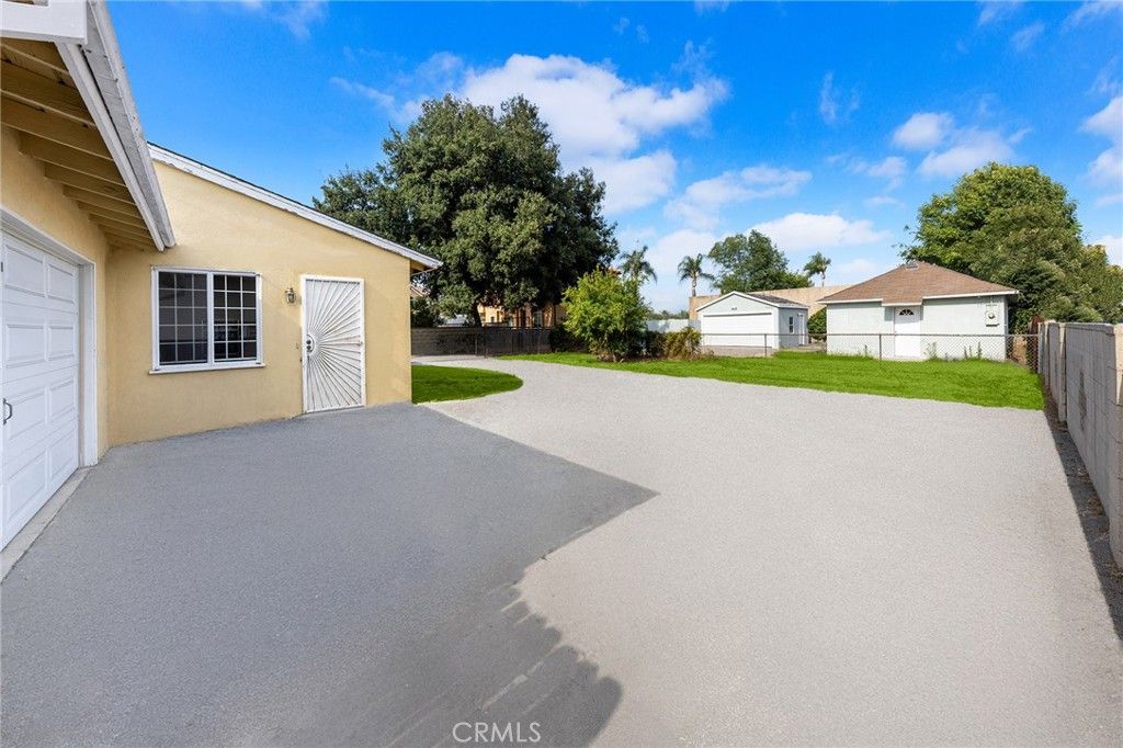 Backyard, Detached Garage, Exterior