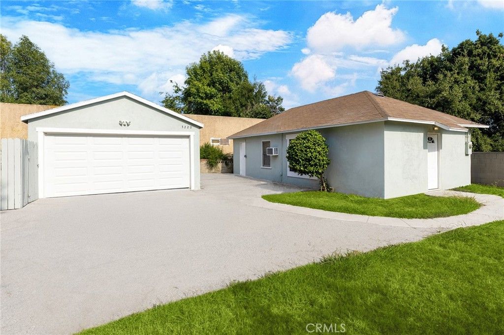 Detached Garage, Exterior