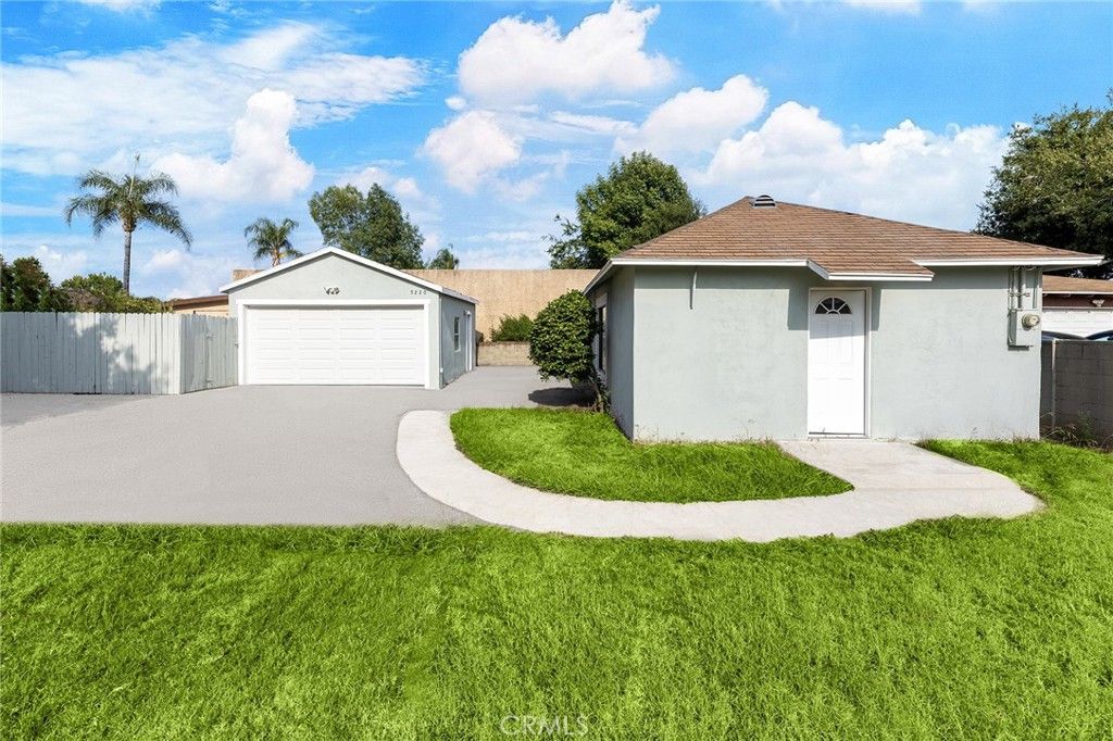 Backyard, Detached Garage, Exterior