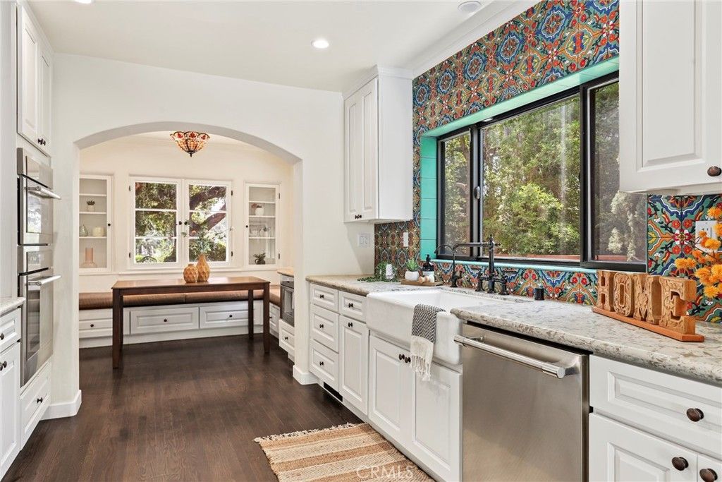 Chandelier, Interior, Kitchen, Recessed Lighting, Stainless Steel Appliances, Wood Texture Flooring