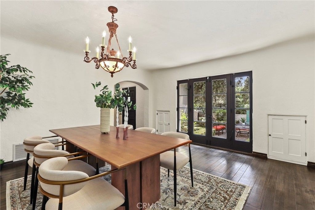 Chandelier, Dining room, Interior, Wood Texture Flooring