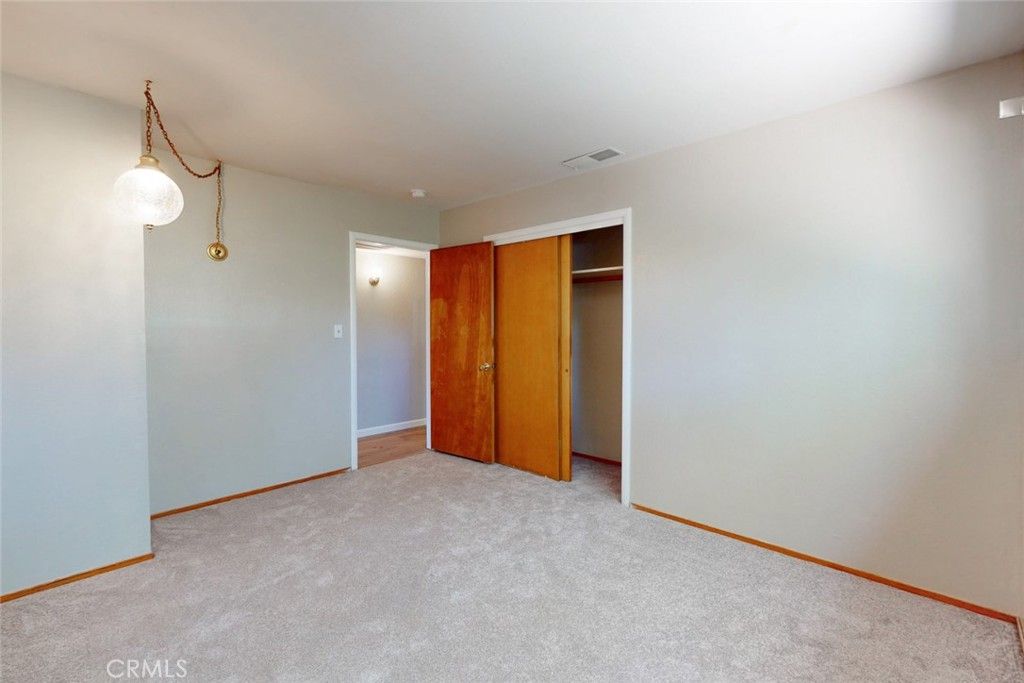 Empty room, Interior, Pendant Lights