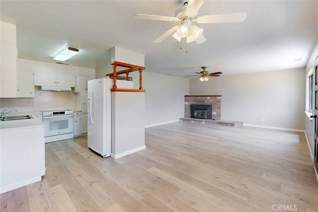 Fireplace, Interior, Kitchen, Wood Texture Flooring