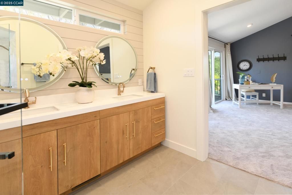 Bathroom, Dual Sink Vanities, Interior, Recessed Lighting