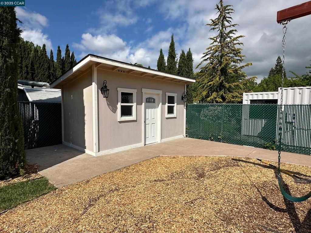 Backyard, Detached Garage, Exterior