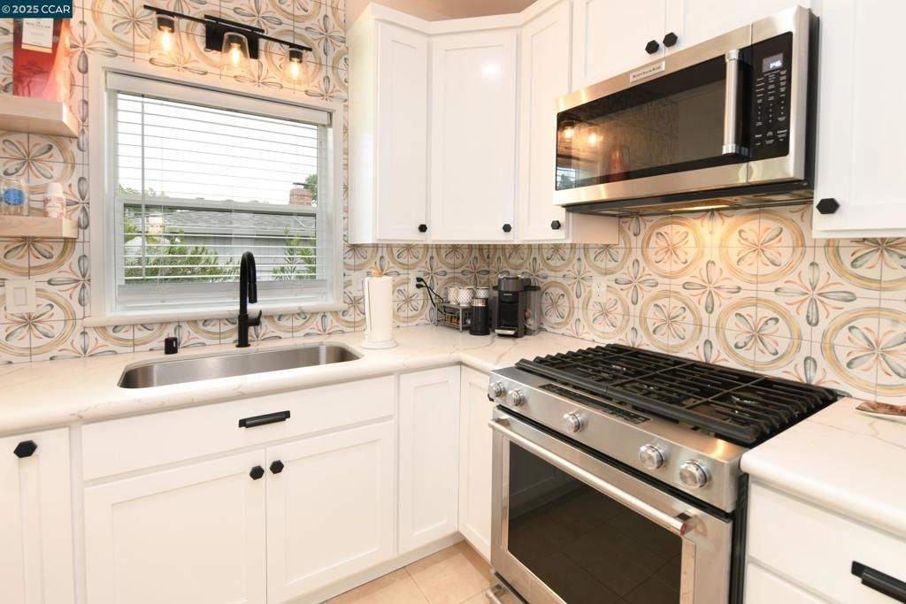 Interior, Kitchen, Stainless Steel Appliances