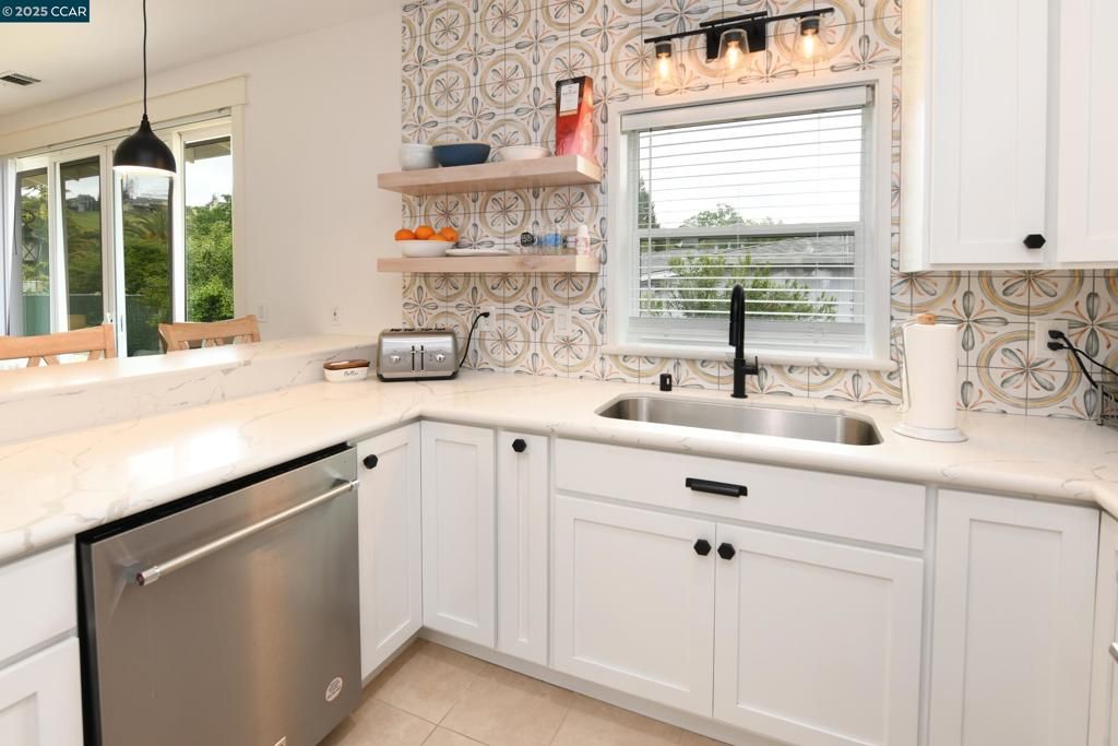 Interior, Kitchen, Pendant Lights, Stainless Steel Appliances